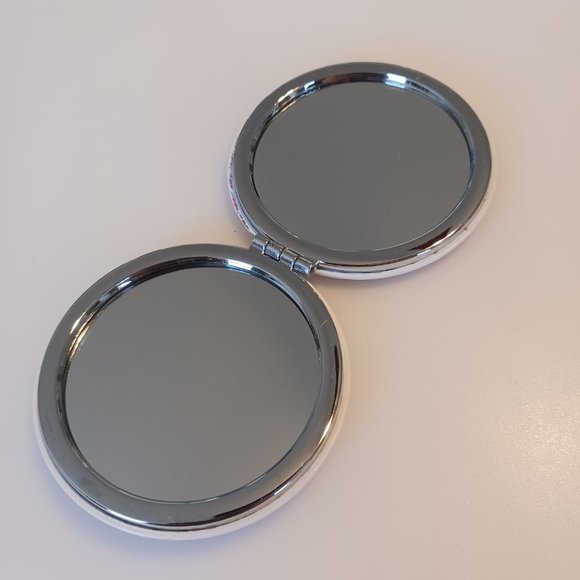 Compact pocket mirror - Picture 3 of 5